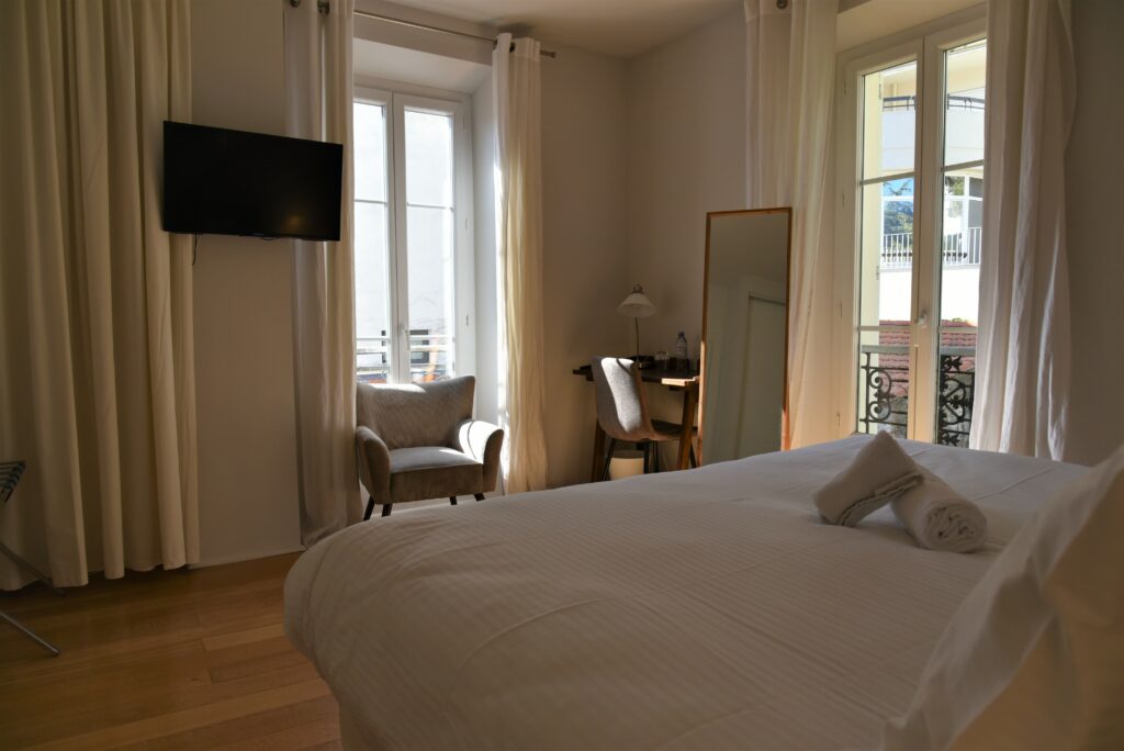 Villa Terra Cannes location 6 chambres en suite à 3 minutes à pied du Palais des Festivals
Chambre 6